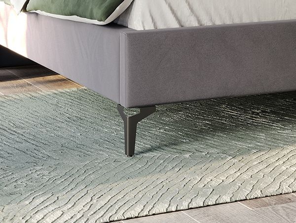 Высокие металлические ножки