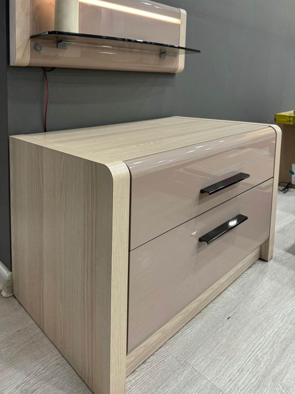 Прикроватная тумба и полка Este