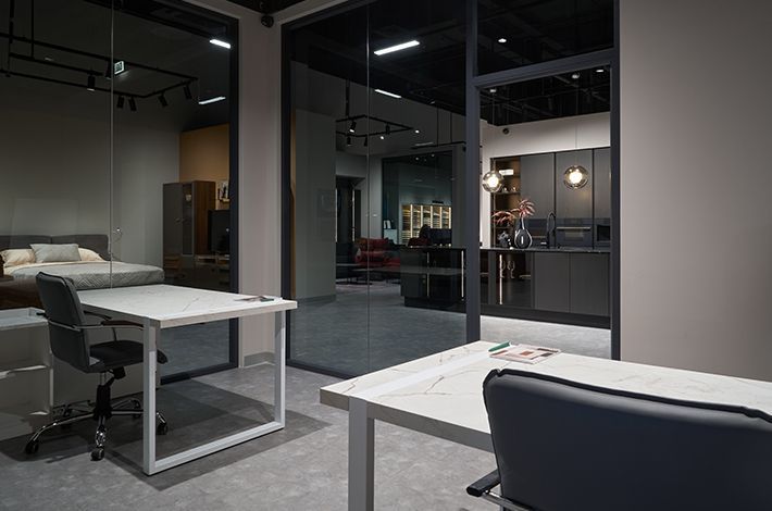 В салонах есть приватные зоны для комфортной работы с дизайнерами