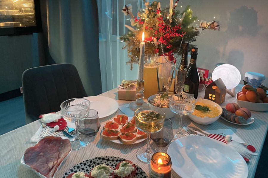 Блюда для праздничного стола готовились уже на новой кухне