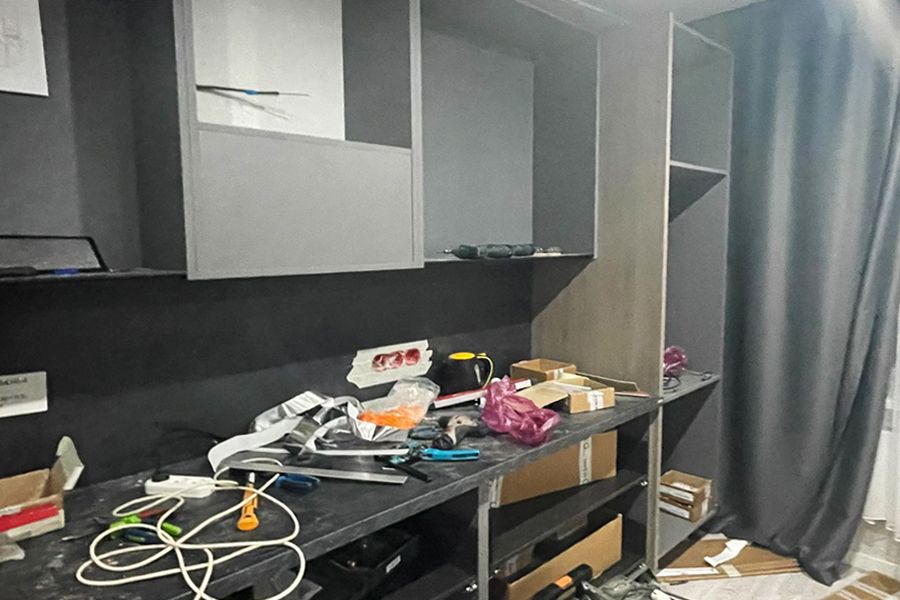 Кухня в процессе сборки