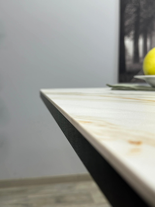 Стол обеденный Kenner DM1400 Черный / Мрамор золотой