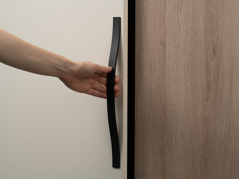 Двухдверный шкаф с зеркалом Altera AL2268.1