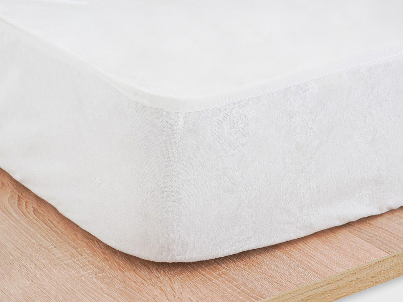 Защитный чехол Bront 90х190 см