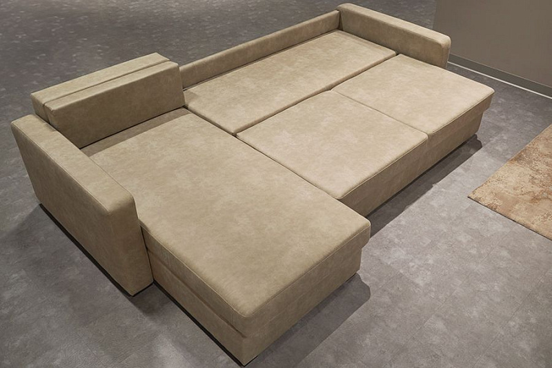 Фото Рассказали аудитории «Известий» о диванах 