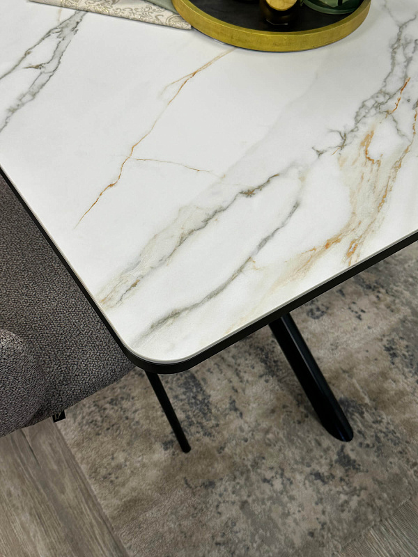 Стол обеденный Kenner DM1400 Черный / Мрамор золотой