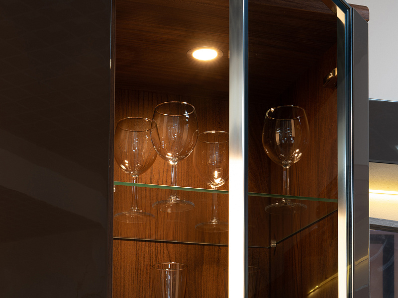 Шкаф-витрина Savona AS2425.1