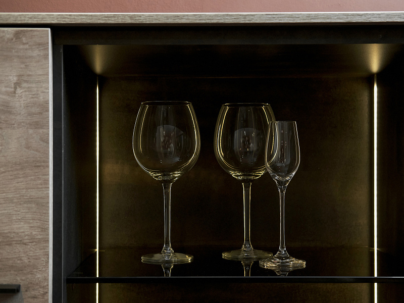 Шкаф-витрина Boston BS009.2