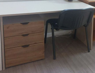 Стол письменный Cubo